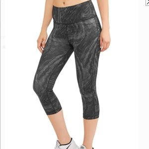 NWT Avia High Waist Capri Workout Pants